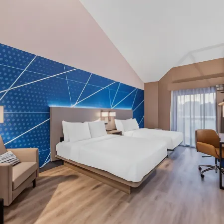 Comfort Inn & Suites Irvine Spectrum
