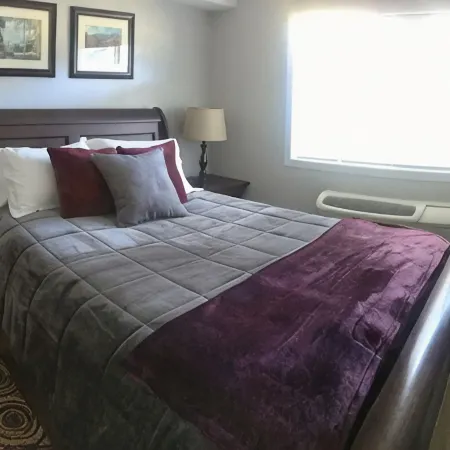 Beautiful Views of Animas Red Cliffs, Immaculate, High End Furnishings