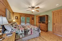 River Woods Retreat: Hot Tub, Hikes, 2 Fireplaces, EV - 4-Star