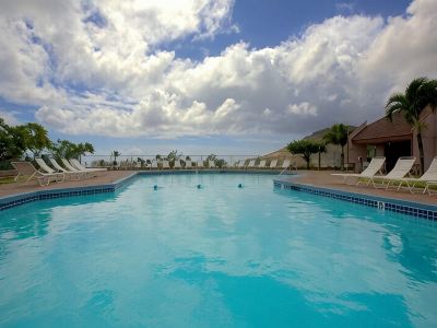 Wow-2Br@Beach Hear Waves-See Surfers- Best Value in Central Location- Sleeps 5.