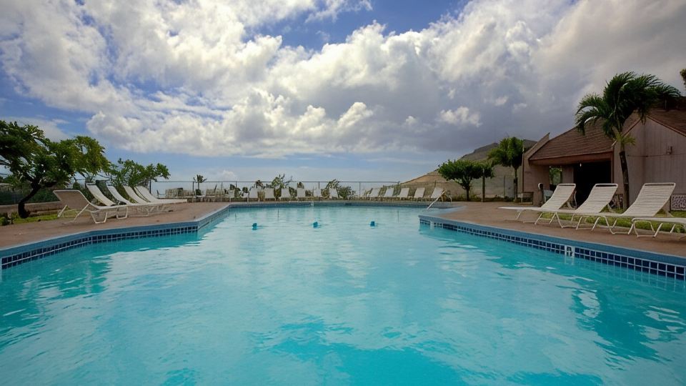 Wow-2Br@Beach Hear Waves-See Surfers- Best Value in Central Location- Sleeps 5.