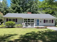 Charming Downtown Corner Cottage - 1 Block Walk to Food & Fun - Dog Friendly - 4-Star