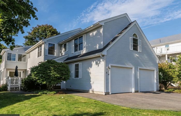 Jenness Beach Ocean Getaway - Book Now for Summer '26!