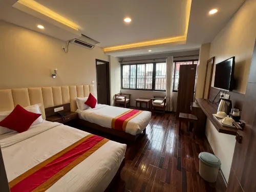 Redstone Regency Hotel