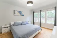 New Pool & Spa + Pergola & BBQ Modern 1 Story Home