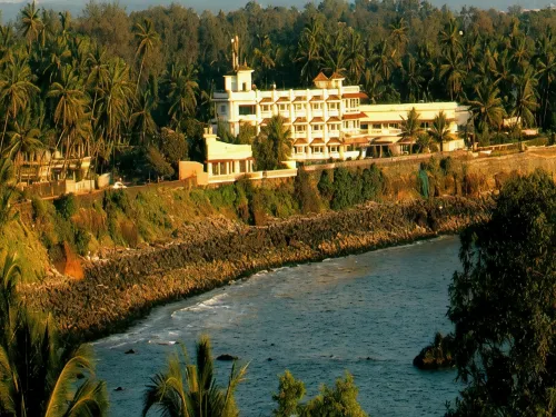 Mascot Beach Resort