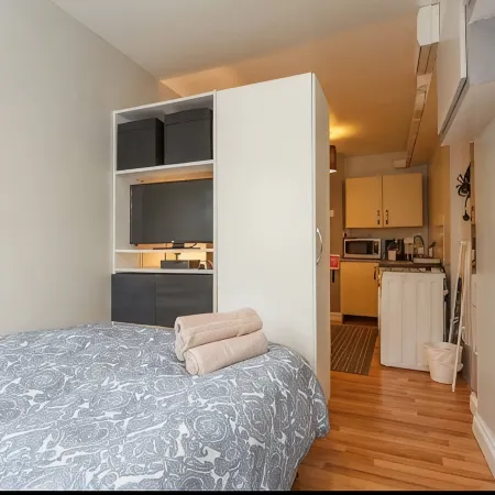 Shirley Apartments, Cozy Studio, 10 Min Drive to City Centre and Cruise Ship Terminals