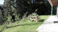 Large T4 apartment at the bottom of a chalet, close to the Pyrénées 2000 ski slopes - Hytter