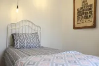 Red Fern Hotel - Eclectic Getaway 2 bedroom - 무료 와이파이