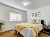 Heart of Wine Country, Cute Cottage w/Hot Tub Hotels in Windsor