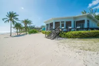 Peaceful Ocean Front Beach House in Bodden Town - Wifi