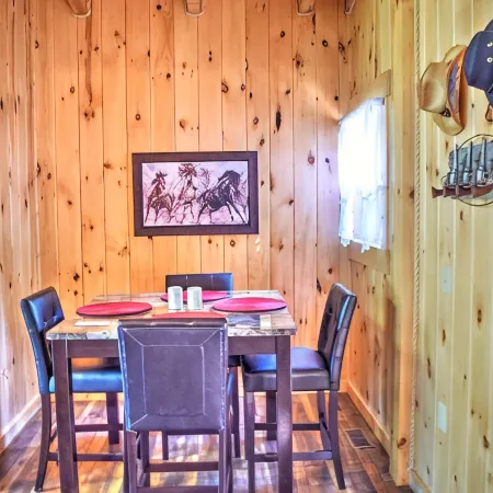 ACE HIGH Cabin- RRG- Hot Tub