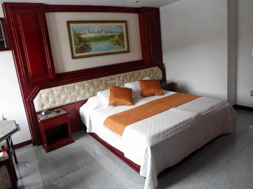 Maxim Plaza Hotel - Pet friendly