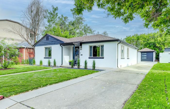 Hot Tub, Fire Pit, Ping-Pong, 3 min walk to Olde Town Arvada!
