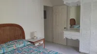 Apartment in quiet upscale Holetown area near Limegrove Centre and Beach - 2-Star