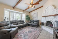 Gilbert AZ 4Br Vacation Home Remodeled Garage - 4-Star