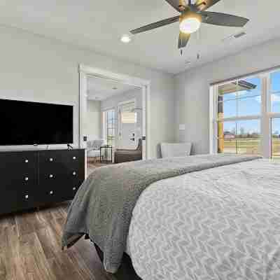 Country Club Cottages - 1703 Rooms