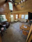 The Cedar Shack near Lake Conroe - Homestays
