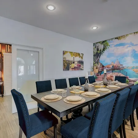 5 Themed BDs Luxury Estate w Pool, Spa & Game Room Close to Las Vegas Отели рядом с достопримечательностью «Амфитеатр Хендерсона»