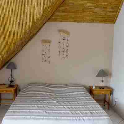Swimming pool villa in secure residence with dream beach! 150 m from shops Rooms