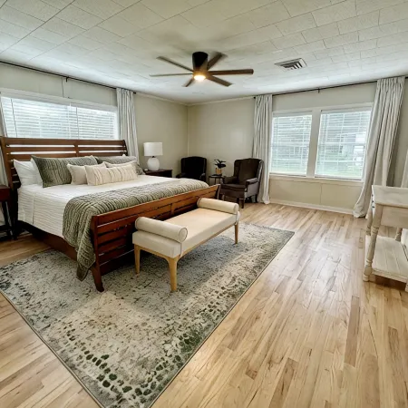 The Velvet Crush Cottage located in the heart of Monroe