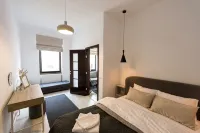 Charming Family Sized Flat in the Heart of Brasov Old Town - Апартаменты