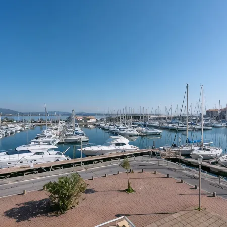 IMPREGNABLE VIEW ON THE PORT OF PLAISANCE - SEA 50 M