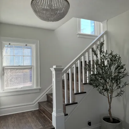 Cozy and accomodating designer home near downtown and McKennan Park - sleeps 10+