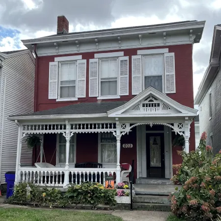 Charming 2-bedroom house with AC and WiFi in lovely Hamilton