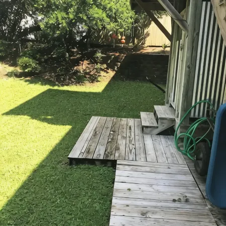 Emerald Mermaid cozy studio apt private beach access including parking & shower