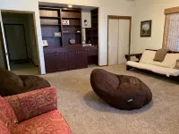 Cozy Cabin 5.5 Bedrooms, Forest/Mountain View 3 Decks 2 Masters Hot Tub 4200Sqft