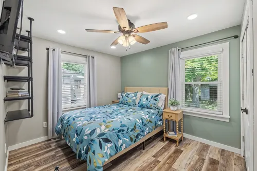 Charming 2-bedroom house with Great kitchen space in Madisonville. - 무료 와이파이