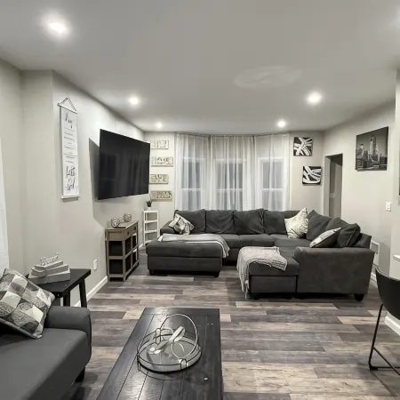 Charming 3-bedroom house with WiFi and AC in enjoyable Buffalo.