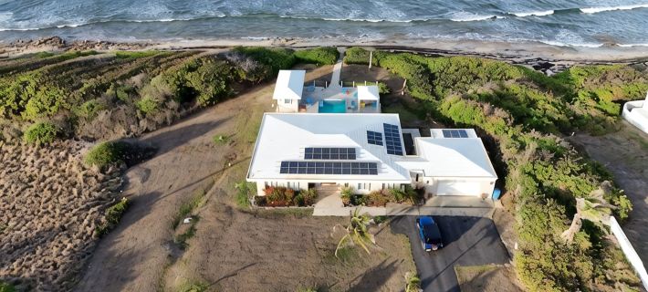 Wave Away!! A Gorgeous Beachfront Home with Private Pool!! 노스센트럴 호텔