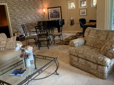 Mountain view, beautiful walk out suite overlooking a park and creek. 3bedrooms.