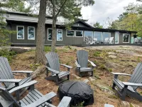 Welcome to HoneyScape - Newly Renovated 5 Bedroom Cottage