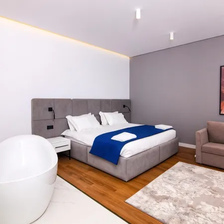 N Hotel by Noshi