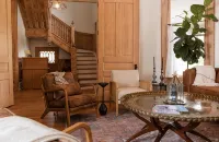 Spacious 4-bedroom house in charming Wilson with AC, WiFi - Homestays