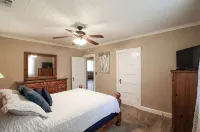 Miss Audrey’s House is a charming cottage in the heart of historic Richmond Hill - 3성급
