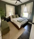 Charming Bungalow, Prime Location Walk to Isu & Iwu, Playground Across Street - Hot Tub