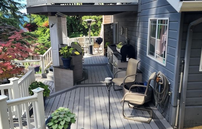 Quiet 4 bedroom Home with Hot Tub nestled in the woods