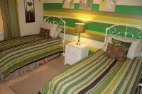 Direct Oceanfront Corner Condo-10 ft to Beach- Fabulous Views -Heated Pool - Wifi