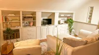 Winery & Vineyard Loft with 1000+ acres of hiking. Farm with Goats & Horses - Farmhouses