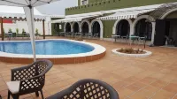 Hostal Castellverd - Pool
