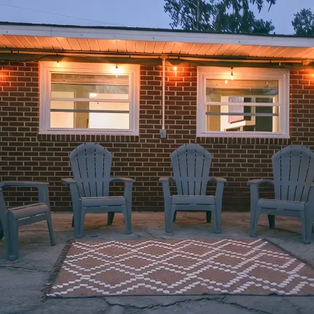 Charming 4-bedroom house with Private Pool near Savannah