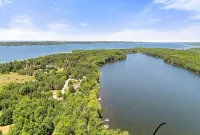 PINE COTTAGE - Pet Friendly Lakefront Cottage on Thayer Lake - Chalets