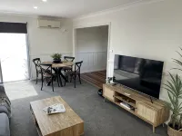 5 minute walk to Beach and close to Dromana - Wi-Fi