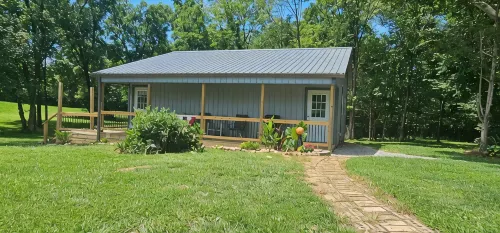 Peaceful, Quiet and Country with 2 bedrooms and WiFi, AC in marvelous Morrow - 4-Star