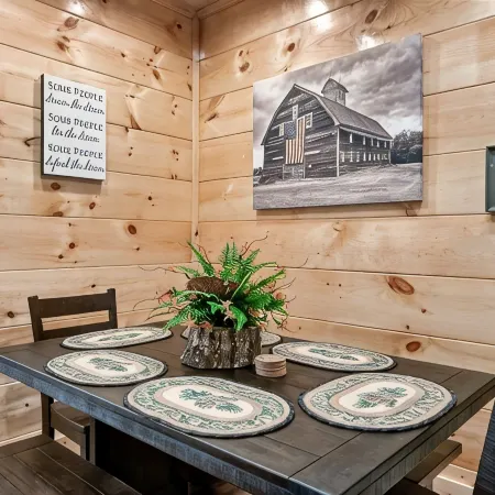 70" TV, Huge Heated Indoor Pool, A+ Location, Arcades, Fire Pit, Fast Wi-Fi