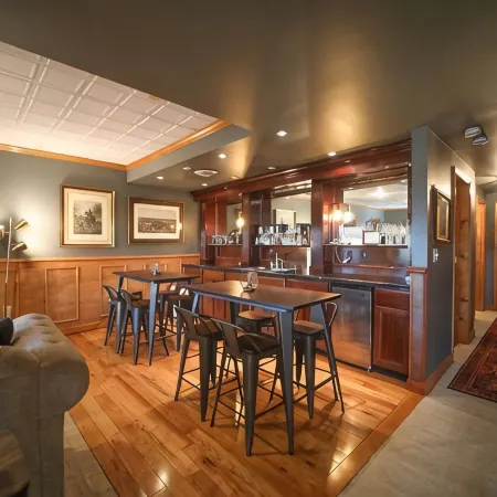 Luxury Mountain Lodge: Hot Tub and Incredible Mountain Views